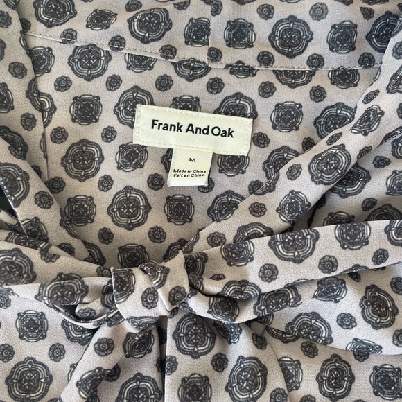 Frank And Oak Size Medium. Patterned button down blouse with tie. - Picture 3 of 4